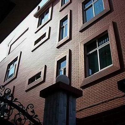 安海豪華建筑區(qū)（外墻粘貼磁磚并用華鴻黑色彌縫泥進(jìn)行勾縫）